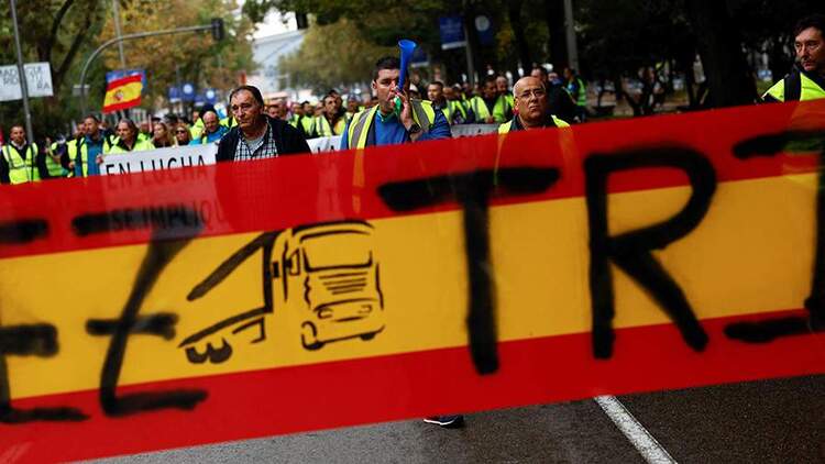 Не желая работать в убыток, испанские перевозчики готовы на транспортную блокаду