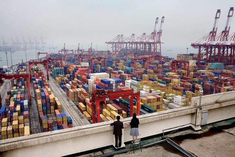 Эксперт: доля Китая в глобальной торговле увеличилась на 20-30%