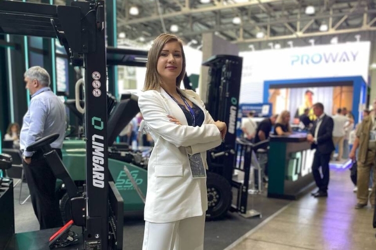 Лабиринты CeMAT:  в поисках оазисов конкретики в каталоге