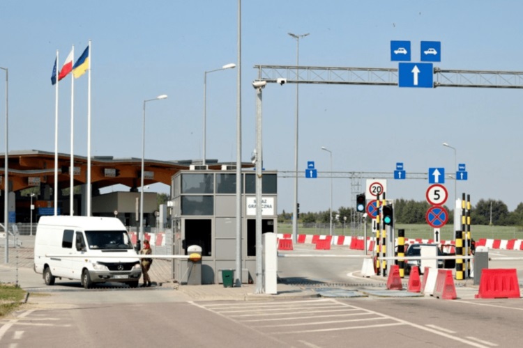 Польские перевозчики готовы разблокировать границу на своих условиях