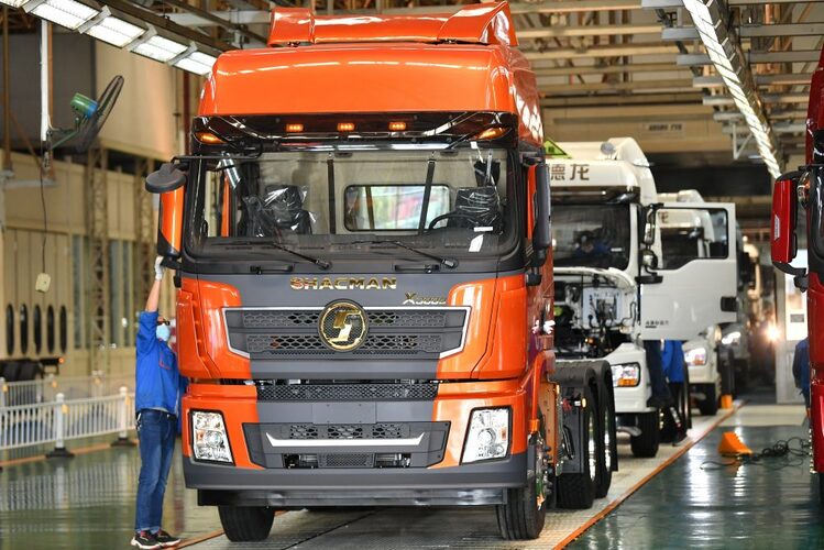 У импорта китайских грузовиков динамика «на зависть»