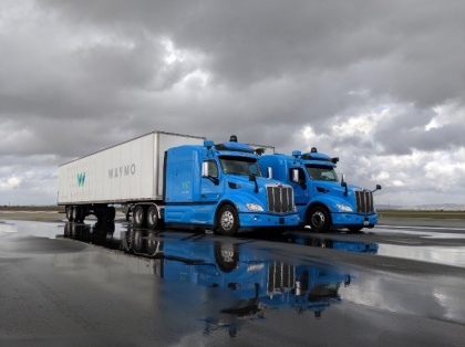 Роботы-грузовики Waymo будут учиться водить у американских дальнобойщиков