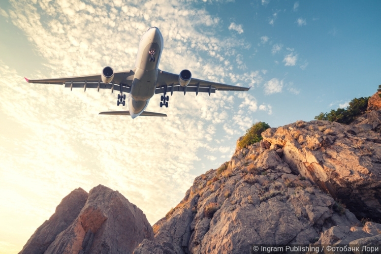 Объемы авиаперевозок из Персидского залива рухнули на 62%, ставки взлетели на 28%