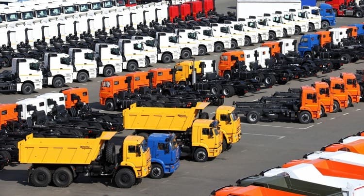Рынок новых грузовиков «замер» над пропастью во ржи