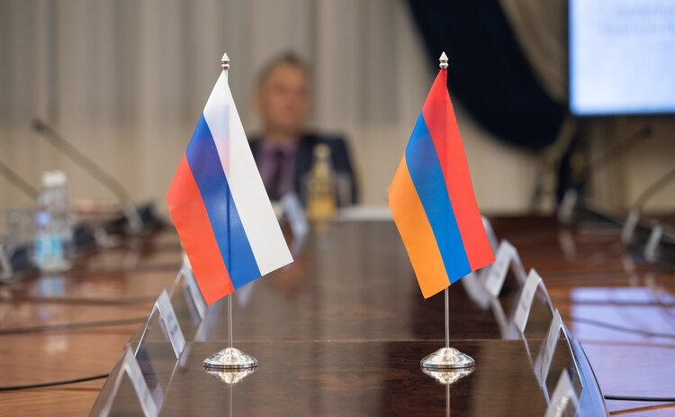 Россия и Армения «очищают» трансграничные сделки от бумаги