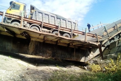 Вторая жертва «перегруза»: автомобильный мост в Мордовии не выдержал «наезда» грузовика