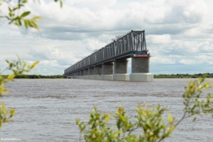 Вице-премьер Юрий Трутнев угрожает найти инвестора и достроить мост через Амур