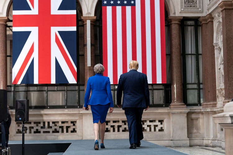Великобритания и США начали обсуждать «амбициозную» торговую сделку