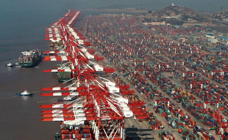 Эксперт: контейнерные перевозки из Китая подорожали в среднем на $1000 за месяц