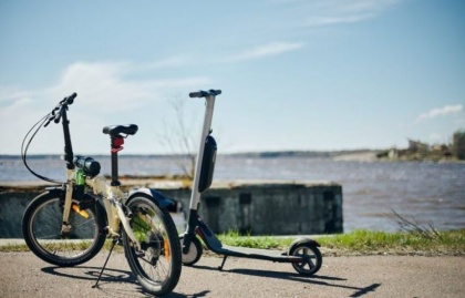 Чтобы не тратить время на парковку, Easymart посадит курьеров на велосипеды и электроскутеры