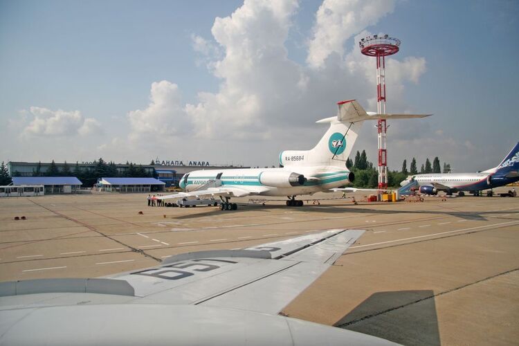 Южные аэропорты России не увидят самолеты еще около недели