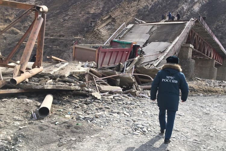 Мост в Дагестане рухнул, так и не дождавшись реконструкции