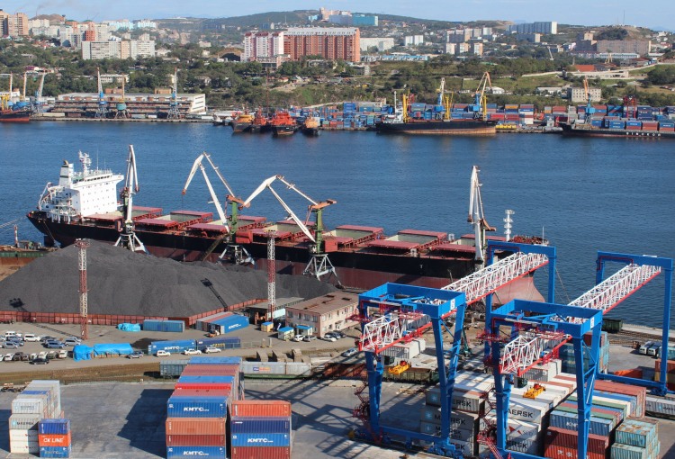 Владивостокский морской торговый порт идет на исторический рекорд