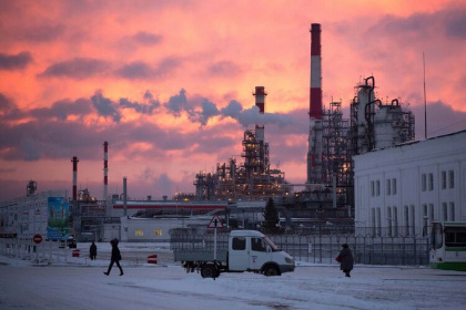 Западные санкции стали мешать нефтепереработке