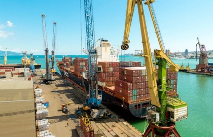 Каспийские порты не выпускают «грузовой пальмы первенства»