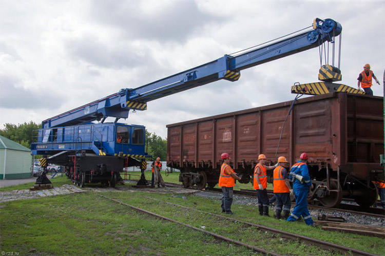 В Красноярском крае попал в аварию поезд, занимавшийся устранением последствий аварии