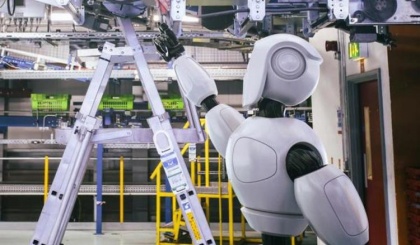 Российский изобретатель научит складских роботов метать грузы