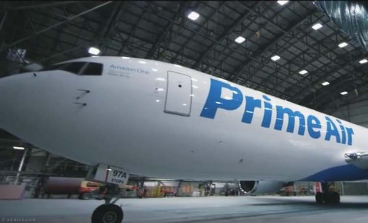 Свой первый грузовой самолет Amazon назвал скромно, но со вкусом – своим собственным именем