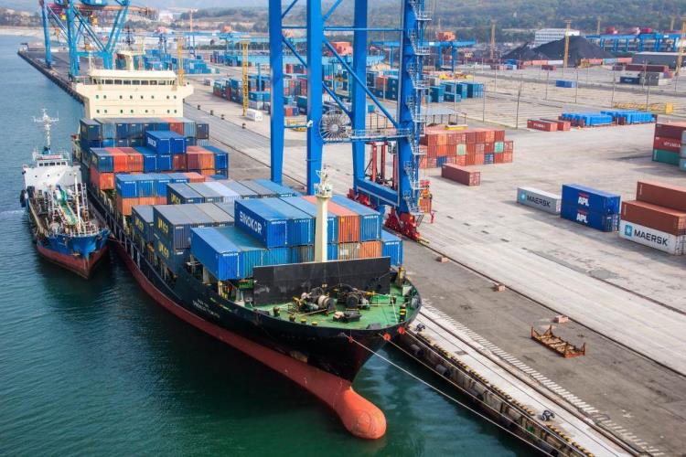 Maersk с партнерами послал североевропейские грузы в Азию в обход Суэцкого канала