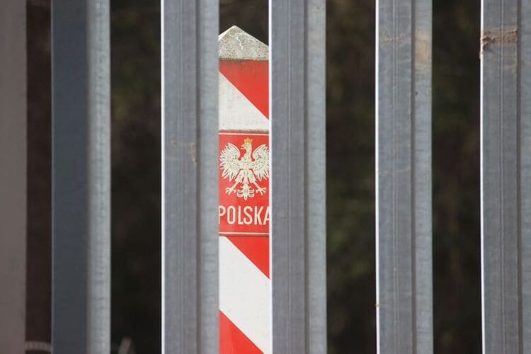 Польша возводит электронные баррикады