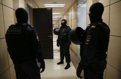 Галопом по офисам: питерские правоохранители прошлись по таможенным брокерам