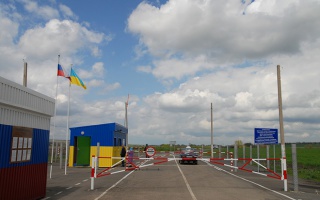 Одна задержанная на крымской границе фура не может создать очередь