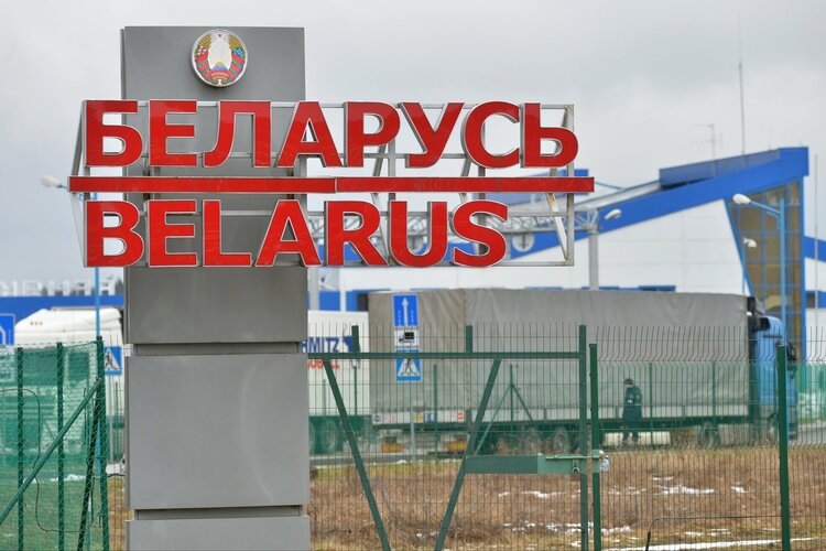 Шлагбаум на границе Белоруссии открыт. По крайней мере пока