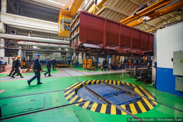 Инновация уперлась в пути: ОВК нарастила объем вагонов, но инфраструктура не вывозит