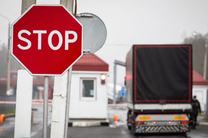 Ограничения на перевозки по территории ЕС российскими фурами можно обойти