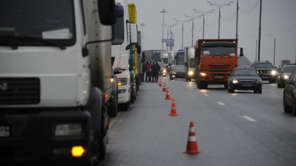 Москва «закручивает грузовые гайки». На этот раз для «среднетоннажников»