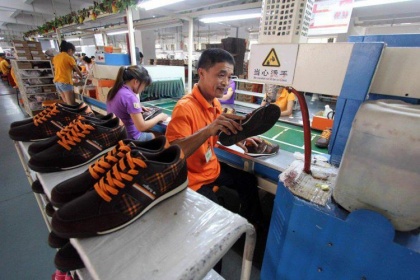 Китайские обувщики научатся маркировать «черевички» по-российски