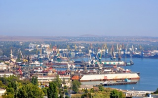 Новый старый порт Керчи хочет забрать грузы у Ялты и Феодосии